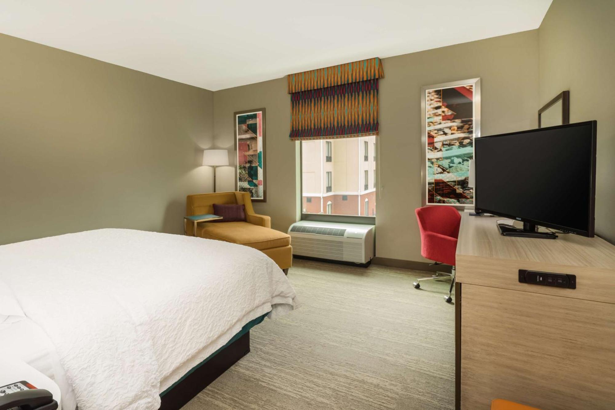 Hampton Inn Newport Esterno foto