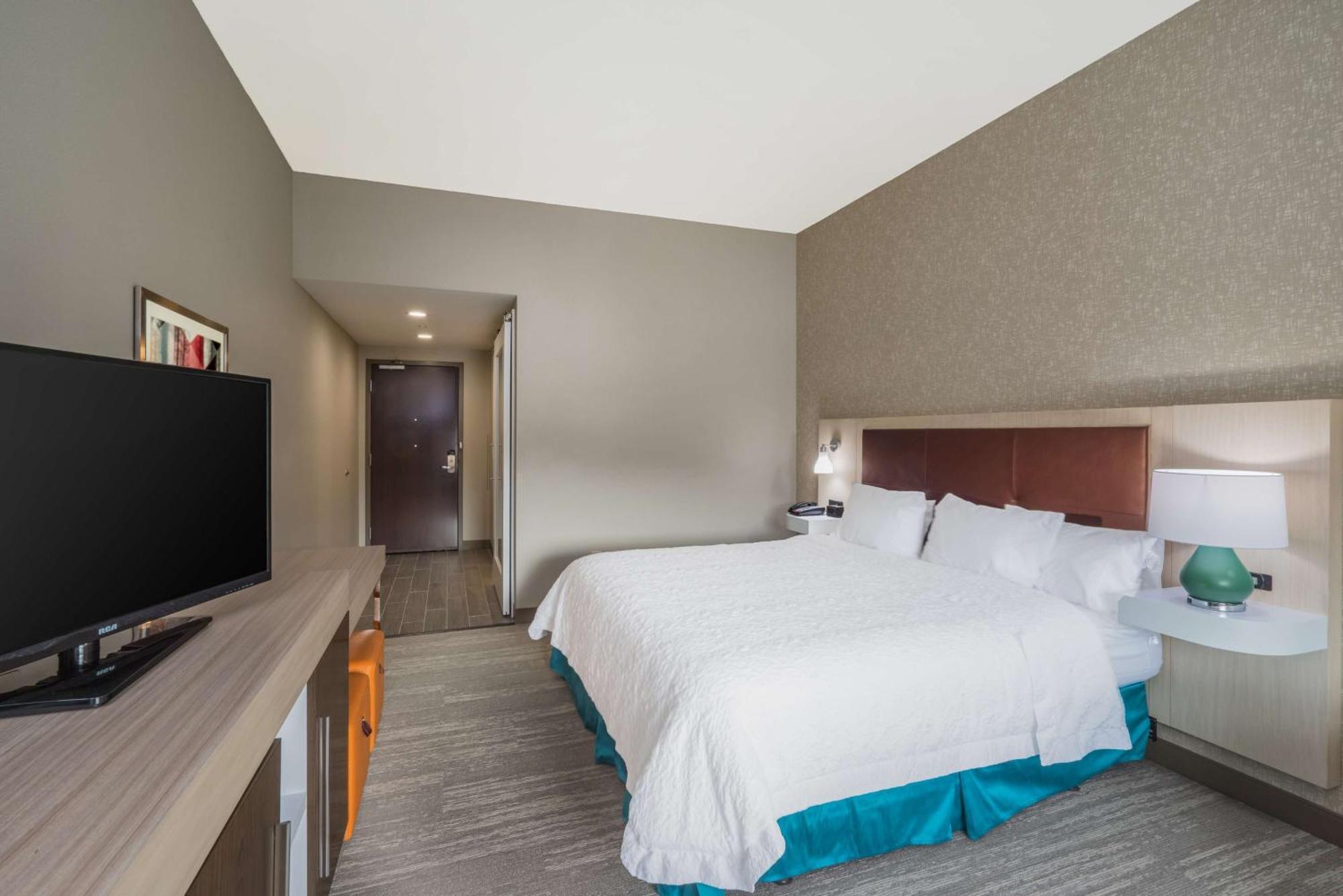 Hampton Inn Newport Esterno foto