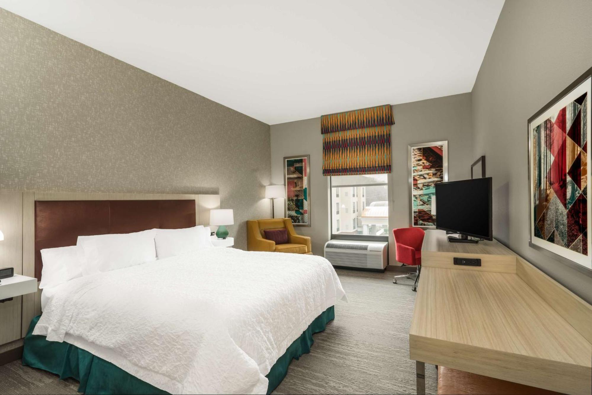 Hampton Inn Newport Esterno foto