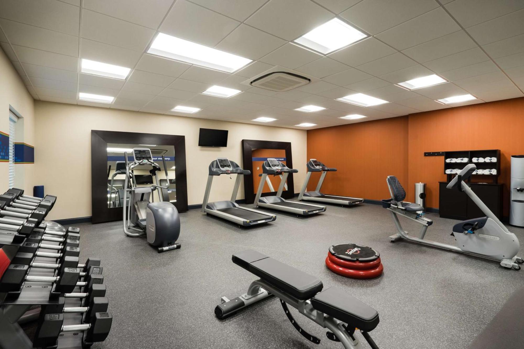 Hampton Inn Newport Esterno foto