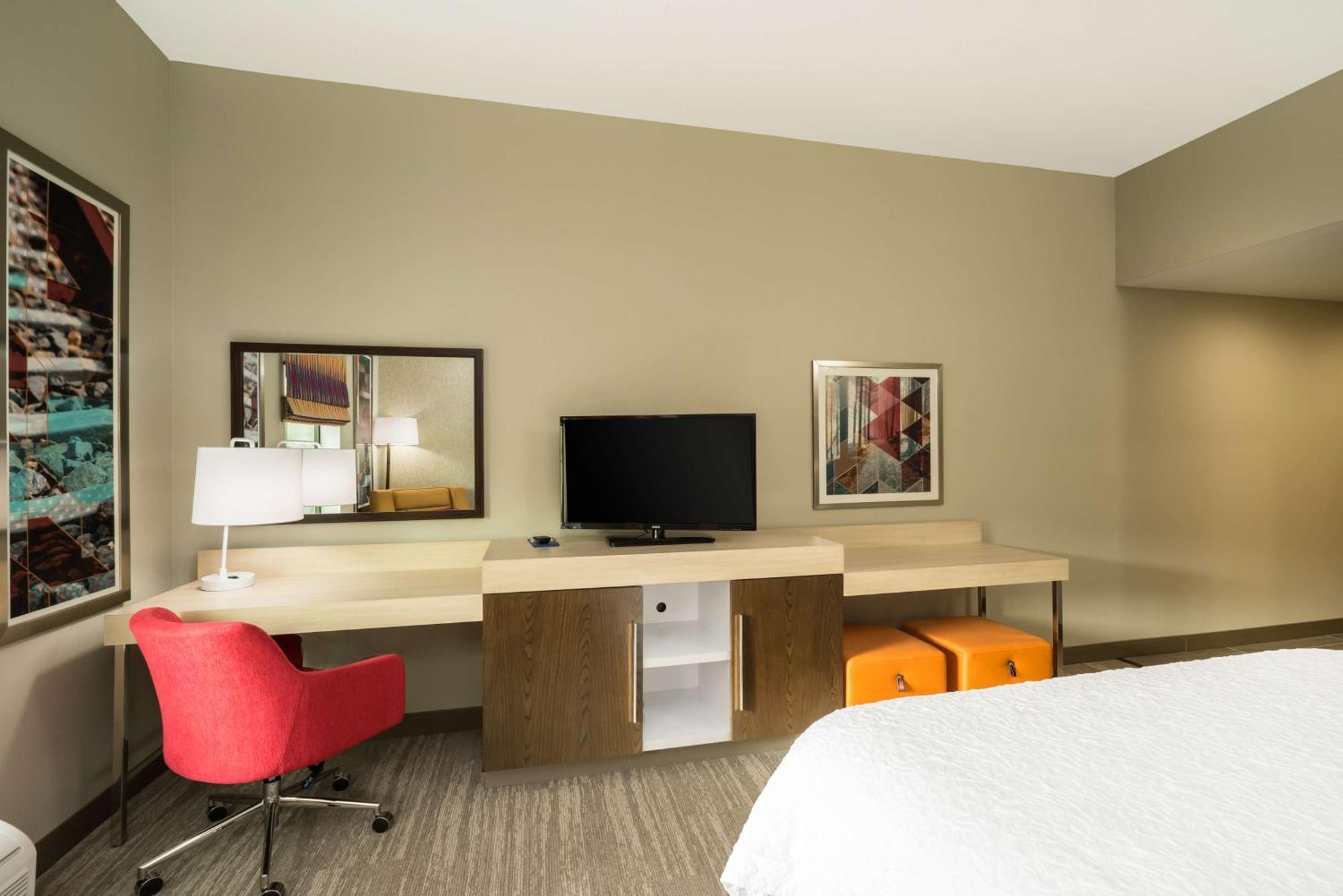 Hampton Inn Newport Esterno foto