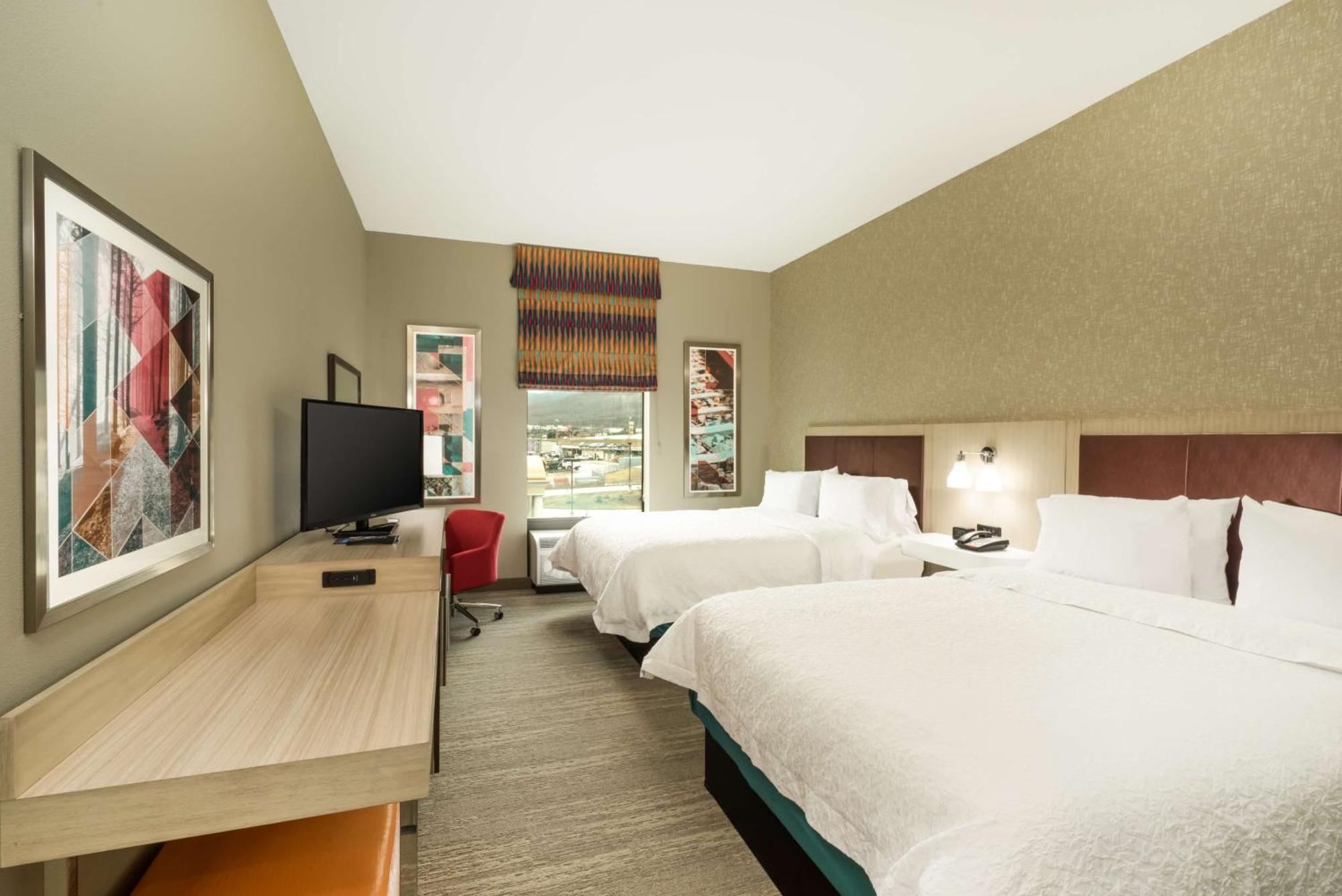 Hampton Inn Newport Esterno foto