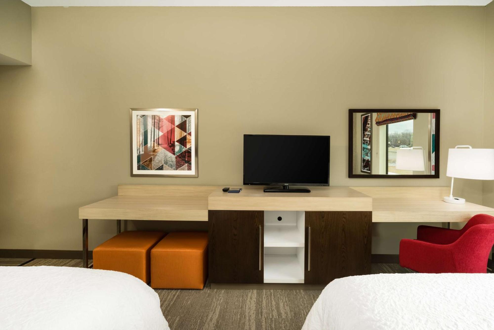 Hampton Inn Newport Esterno foto